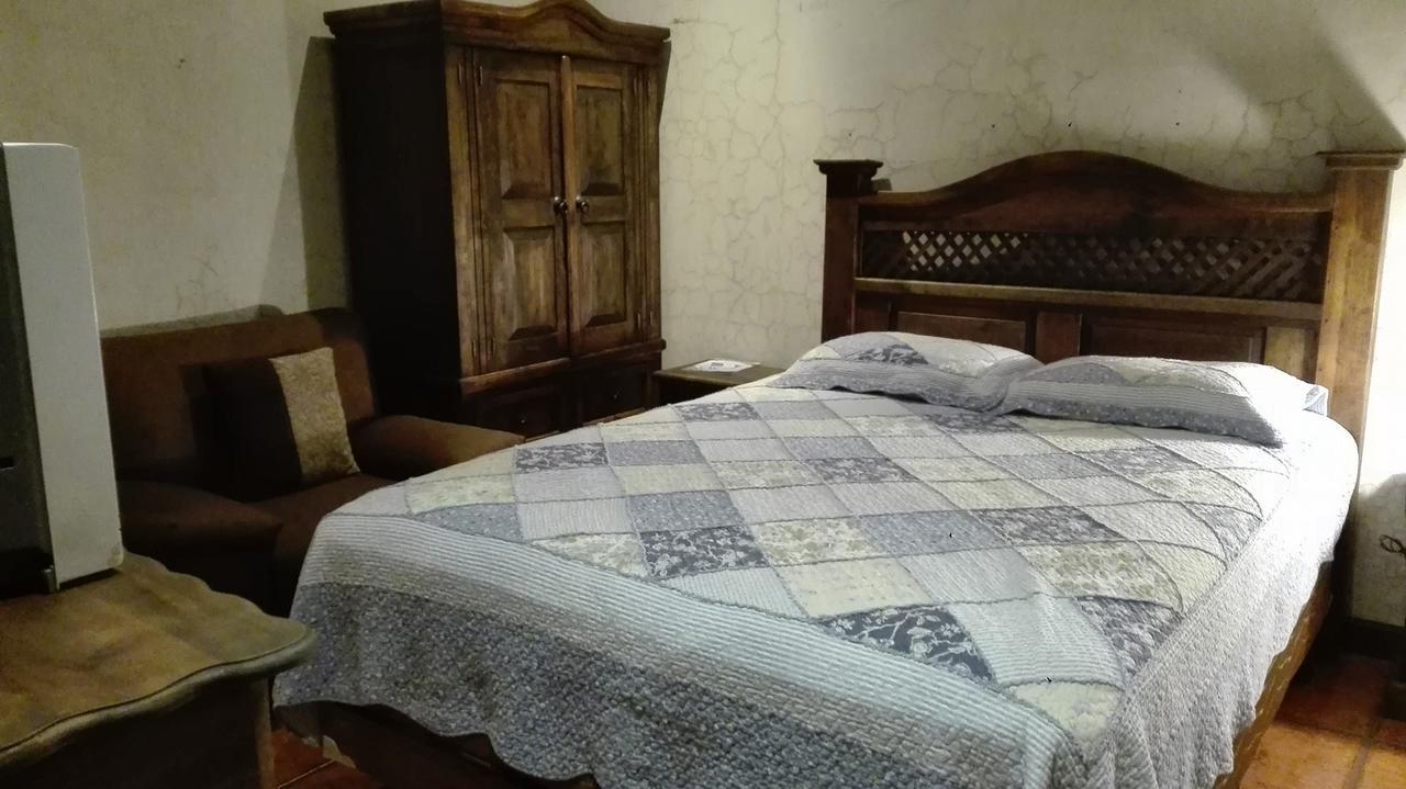 La Casa De La Alameda Bed and Breakfast Antigua Zewnętrze zdjęcie