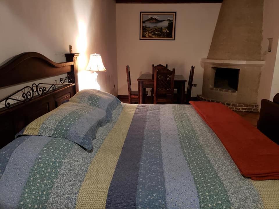 La Casa De La Alameda Bed and Breakfast Antigua Zewnętrze zdjęcie