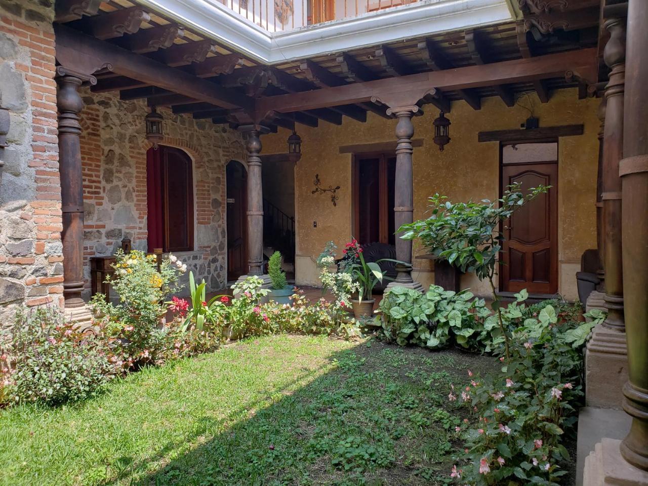 La Casa De La Alameda Bed and Breakfast Antigua Zewnętrze zdjęcie
