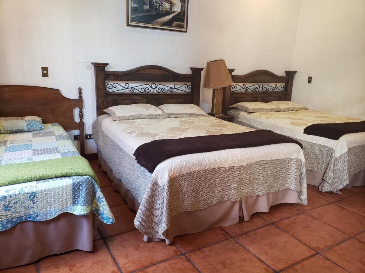La Casa De La Alameda Bed and Breakfast Antigua Zewnętrze zdjęcie